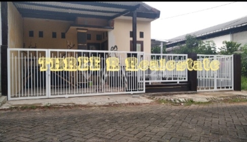 Rumah posisi hook di cluster one gate harga langka murah sekali Rumah posisi hook di cluster one gate harga langka murah sekali