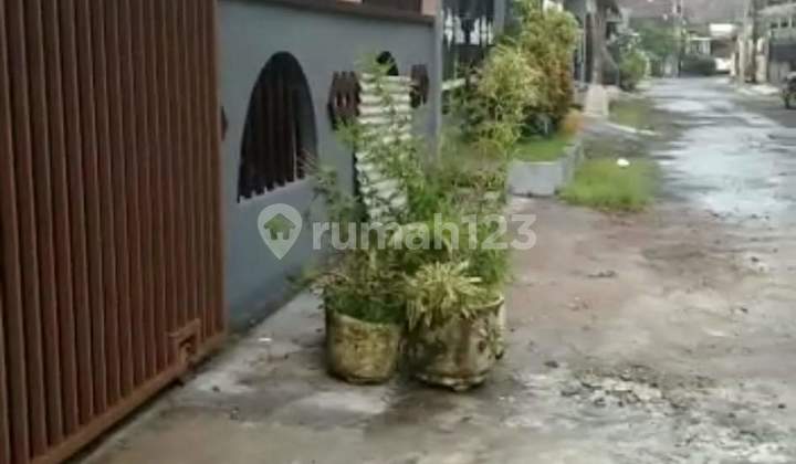 Rumah besar dekat sekolah Hwa Ind di Borobudur  2