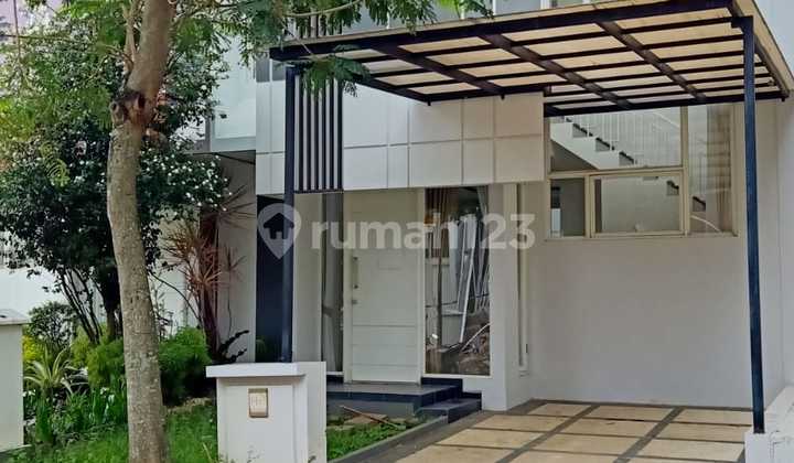 Nice House ready to occupy, strategic location in Permata Jingga. 2