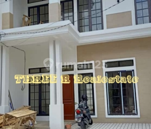 Nice new 2-story house near UB campus, located in Soehat. 2