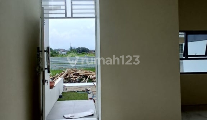 New 2.5-story house on Ikan-ikan Street with Freehold Title (SHM). 2