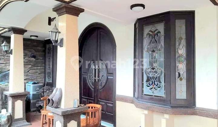 Rumah di Jalan bunga-bunga 2 Lantai Bagus hadap Selatan SHM 2