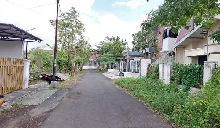 Kavling/tanah hadap Timur di Jalan Bunga - Bunga SHM