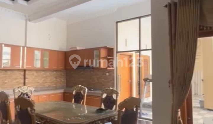 Luxury 3-story house with freehold title in Soehat, close to the campus area. 2