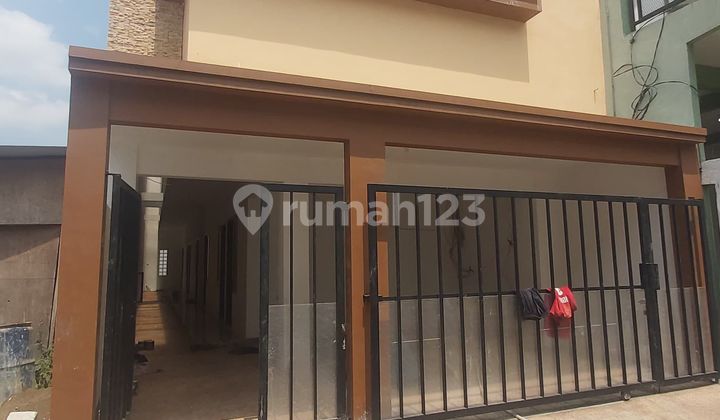 Newly built boarding house fully furnished near many new campuses.