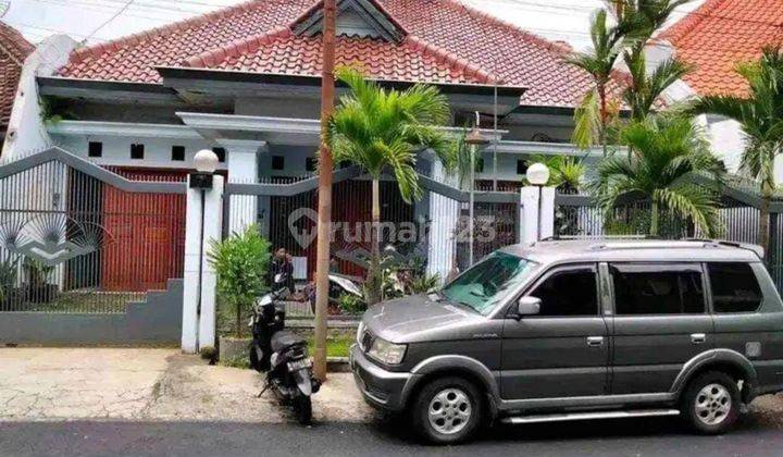 Rumah 2 Lantai Bagus mewah lokasi strategis dekat kampus  1