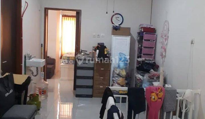 Rumah tinggal 2,5 lantai dalam perumahan  1