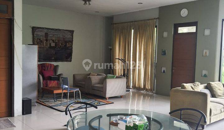 Rumah Dijual Modern 2 Lantai di Kota Baru Parahyangan 1