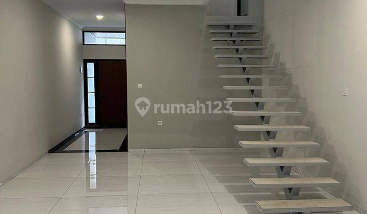 Dijual 3 Unit Rumah Tinggal Baru, 2 Lt Di Jl Kembar 2