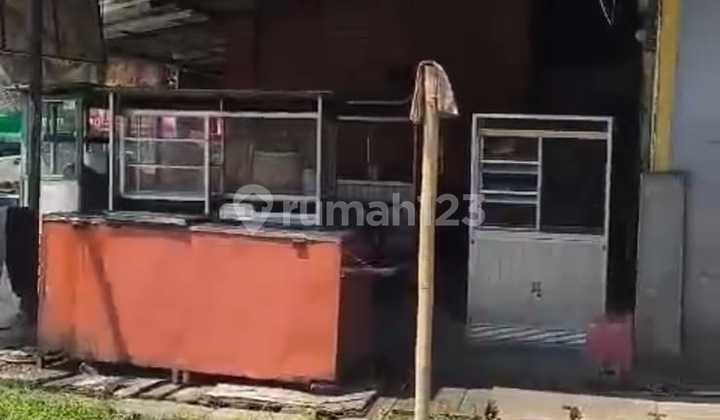 Warehouse for Rent by the Roadside