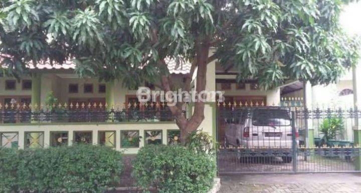 RUMAH KETINTANG WIYATA HALAMAN DAN TAMAN LUAS DEKAT UNESA KETINTANG  1