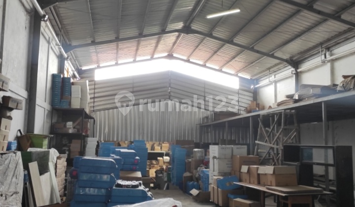 Warehouse, Office, and Ready-to-Use Cafe in Rawakalong Curug, Tangerang, Banten.