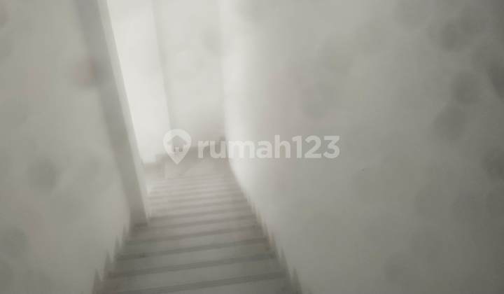 Gudang Siap Pakai di Kavling Dpr Cipondoh Tangerang Banten