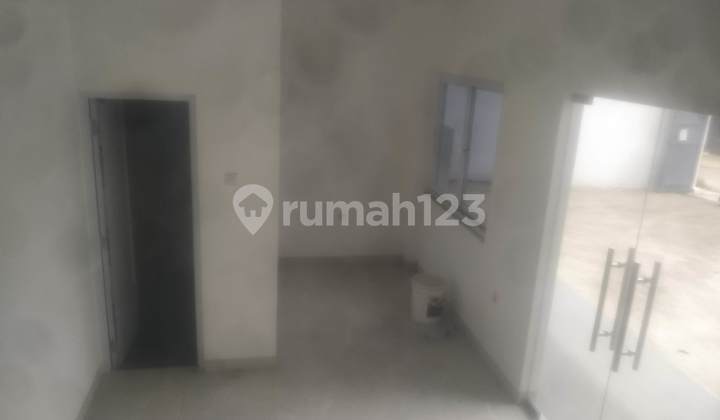 Gudang Siap Pakai di Kavling Dpr Cipondoh Tangerang Banten