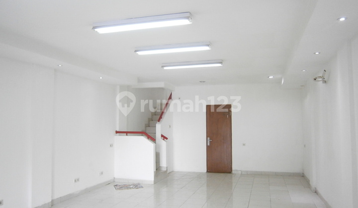 Disewakan Ruko De Lumina hadap Boulevard Taman Semanan Indah, sebelah Richeese Factory dan Mixue, Kalideres Jakarta Barat 2