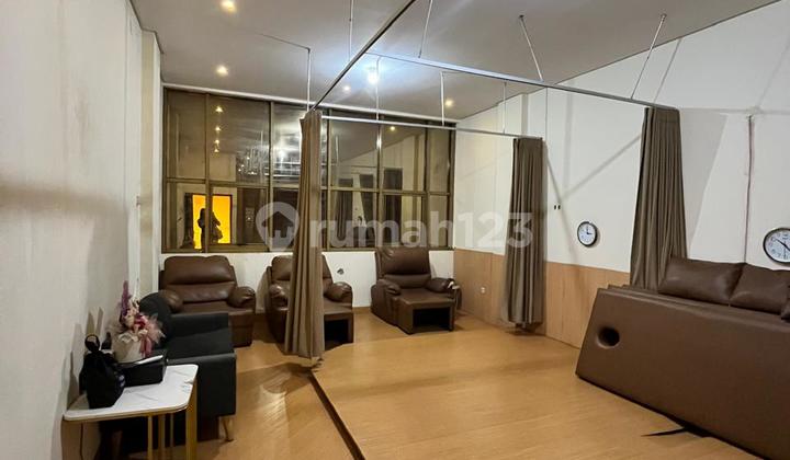Disewakan 1 Lantai Ruko New Castle Green Lake City Furnished, Duri Kosambi Jakarta Barat Disewakan 1 Lantai Ruko New Castle Green Lake City Furnished, Duri Kosambi Jakarta Barat