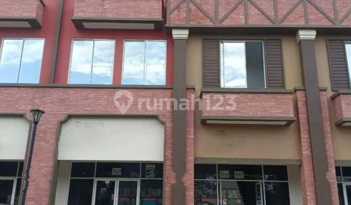 Disewa Ruko La Riviera Riverview PIK2 tampak 2 Askes, View Taman dan Danau