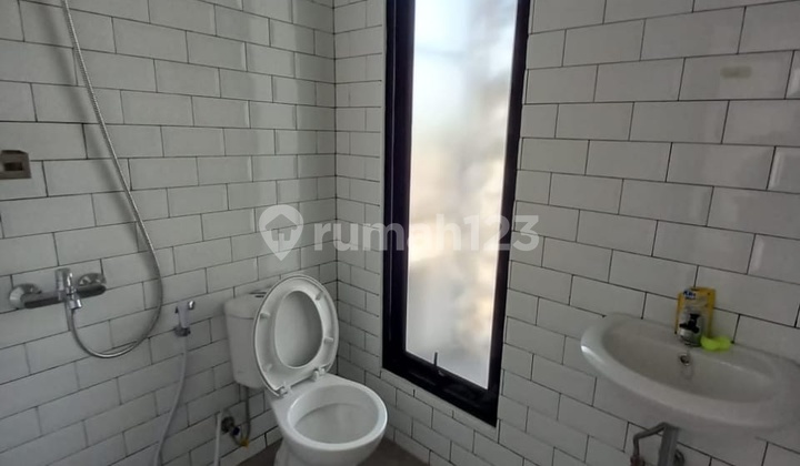 Dijual rumah mewah 2 lantai dikota depok 5