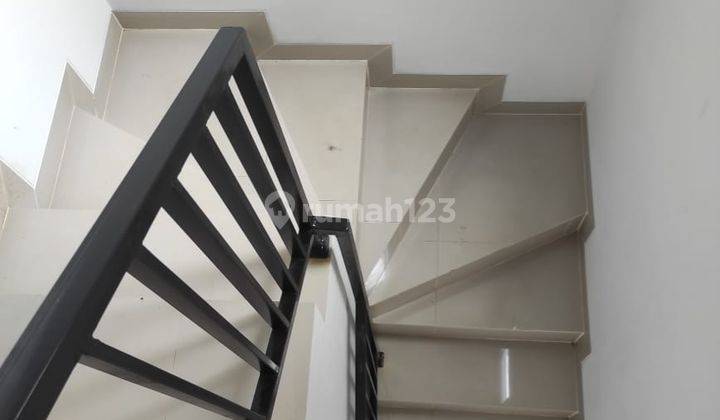 DP 0 Dijual rumah murah di 2 lantai Lokasi Strategis deket Tol  8
