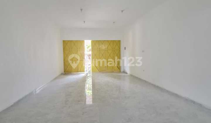 Good Strategic Shop House Ready for Use in Jebres Solo 2