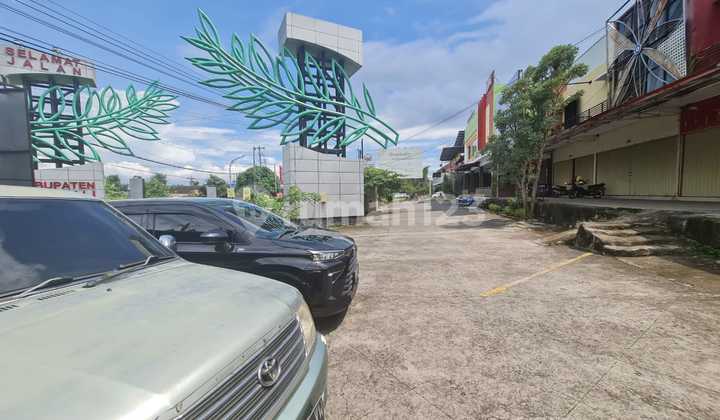 Strategic Ready-to-Use Shop House in Kartasura Solo 2