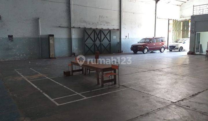 Gudang strategis siap pakai 4