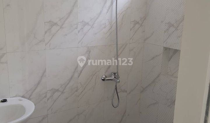 Rumah baru bagus siap pakai 4