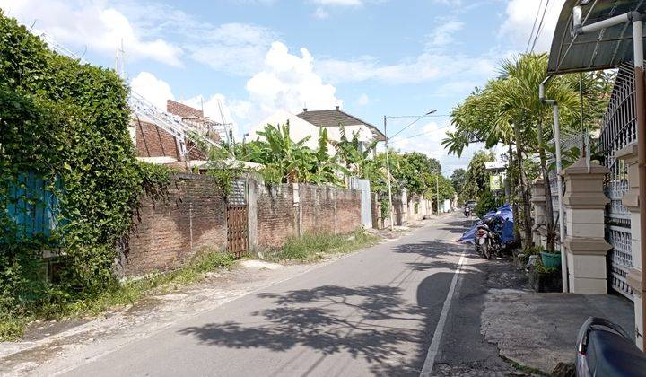 Rumah hitung tanah strategis  2