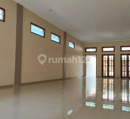 Rumah bagus strategis siap pakai 2