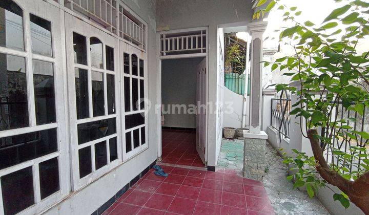 Rumah kost strategis siap pakai 2