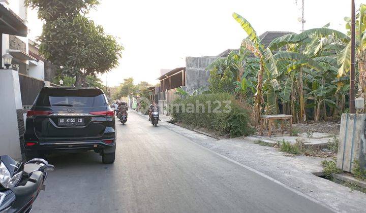 Rumah hitung tanah strategis  2