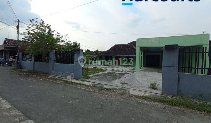 Rumah hitung tanah strategis  2