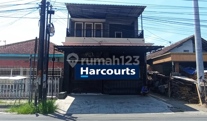 Good 2-Story Strategic Commercial Building Ready to Use in Kartasura, Solo.