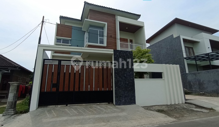 Rumah Bagus Modern 2lantai Siap Pakai Di Wonorejo Polokarto Solo