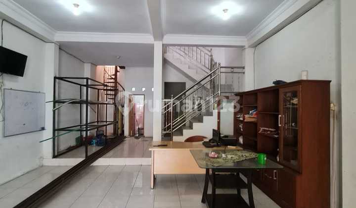 Commercial Space/Strategic Business Location in Laweyan Solo Commercial Space/Strategic Business Location in Laweyan Solo