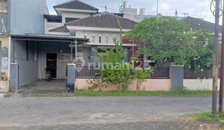 Nice Ready-to-Use House in Jajar Solo