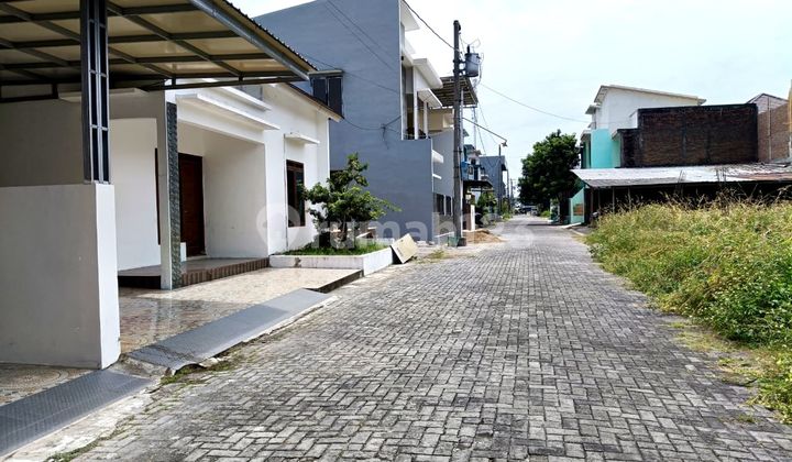 Fully Furnished Cluster House Ready to Use in Gentan Solo