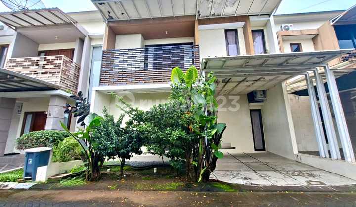 Rumah Bagus Full Furnished Siap Pakai di Gentan Solo Rumah Bagus Full Furnished Siap Pakai di Gentan Solo