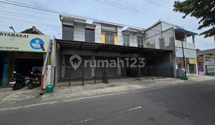 Strategic Good Ready-to-Use Shop House in Serengan Solo