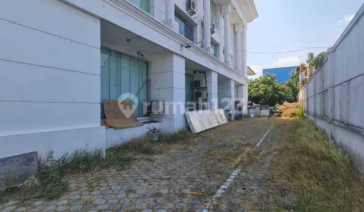 Strategic Office Building Ready for Use in Serengan Solo Strategic Office Building Ready for Use in Serengan Solo