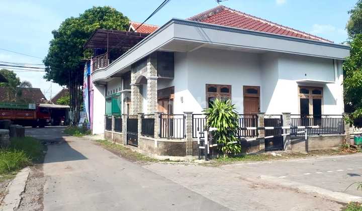 Rumah Bagus Strategis Siap Pakai Di Colomadu 1