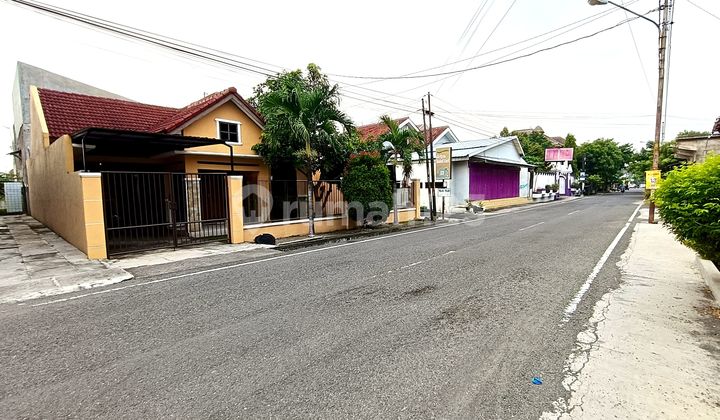 Beautiful Strategic Hook House Ready to Use in Banyuanyar Solo 2