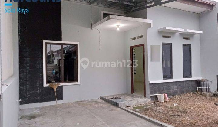 Rumah Bagus Siap Pakai Di Mojosongo Solo 2