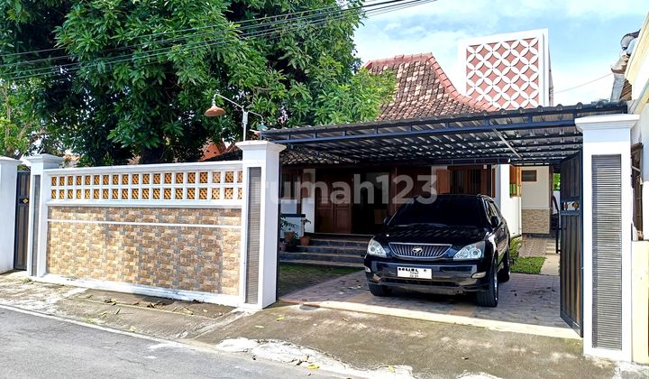 Rumah Bagus Etnik Limasan Modern Siap Pakai di Colomadu Solo Rumah Bagus Etnik Limasan Modern Siap Pakai di Colomadu Solo