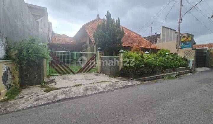 Rumah Mewah Antik Nuansa Kayu Jati Di Banjarsari Solo  1