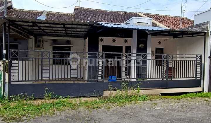 Rumah Bagus Siap Pakai Di Colomadu Solo 1