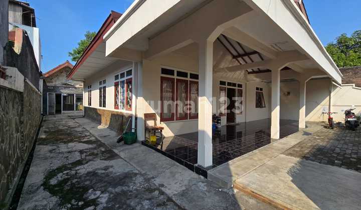 Rumah Hitung Tanah Strategis Di Penumping Laweyan Solo