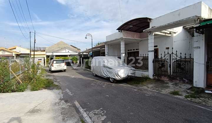 Rumah Bagus Strategis Siap Pakai Di Colomadu Solo 2