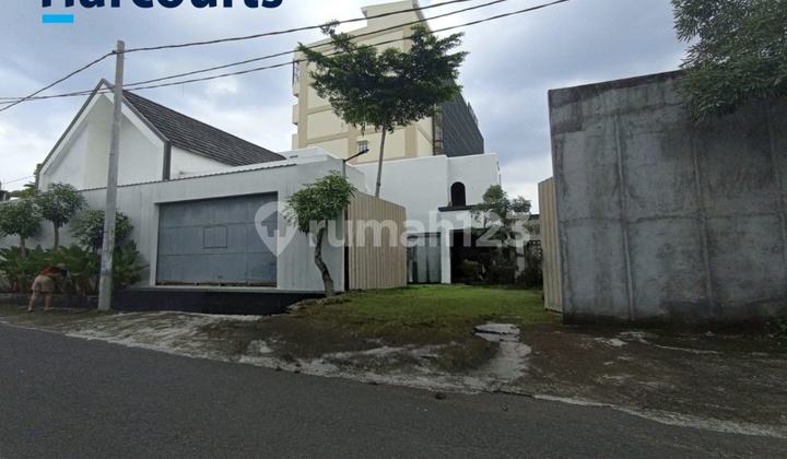 Good Strategic House & Shop House in Kadipiro, Banjarsari, Solo