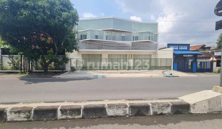 Good Strategic Shop House Ready to Use in Jajar Solo Good Strategic Shop House Ready to Use in Jajar Solo